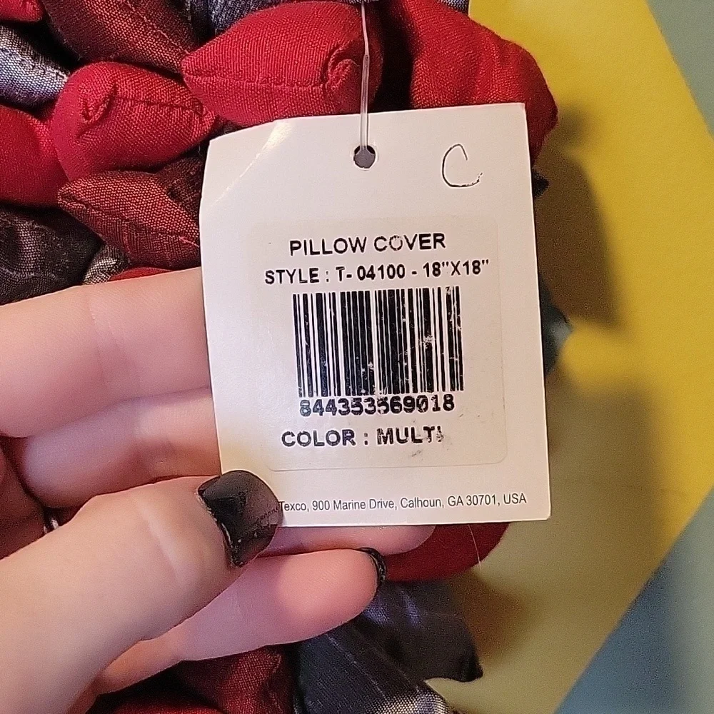 Nwt Home Texco Unique Red and Gray Textured Pillow Cover 18